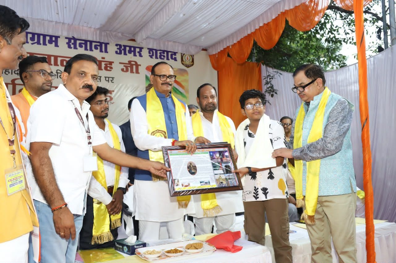 उपमुख्यमंत्री ब्रजेश पाठक ने किया सम्मानित, CCBW Digital Detox Open Chess Tournament में हासिल की शानदार जीत
